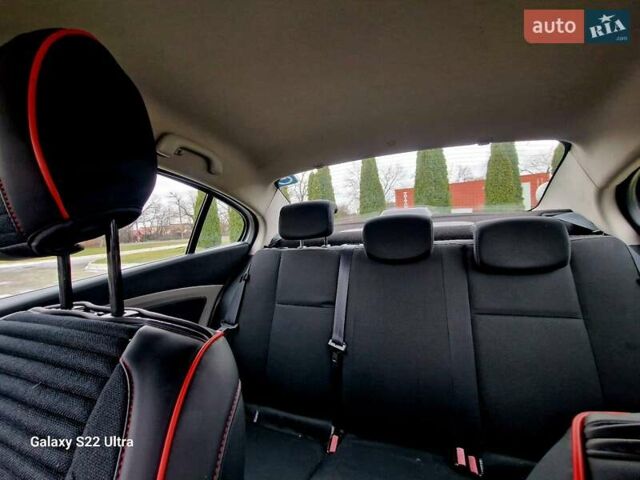 Білий Рено Флюенс, об'ємом двигуна 1.6 л та пробігом 273 тис. км за 5100 $, фото 20 на Automoto.ua