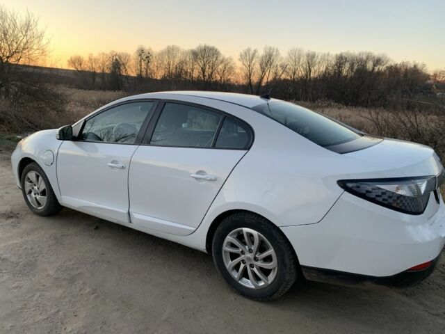 Белый Рено Флюенс, объемом двигателя 0 л и пробегом 90 тыс. км за 3900 $, фото 7 на Automoto.ua