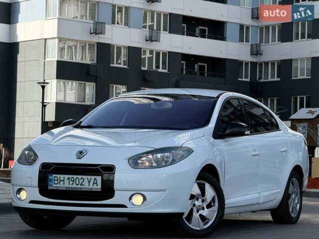 Білий Рено Флюенс, об'ємом двигуна 0 л та пробігом 151 тис. км за 5999 $, фото 11 на Automoto.ua