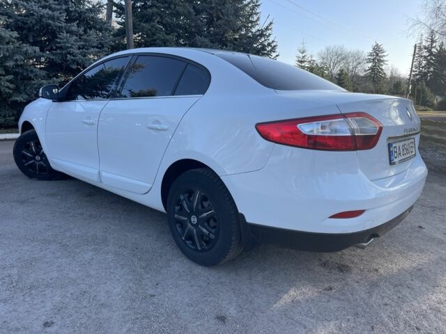 Белый Рено Флюенс, объемом двигателя 1.5 л и пробегом 250 тыс. км за 5100 $, фото 3 на Automoto.ua