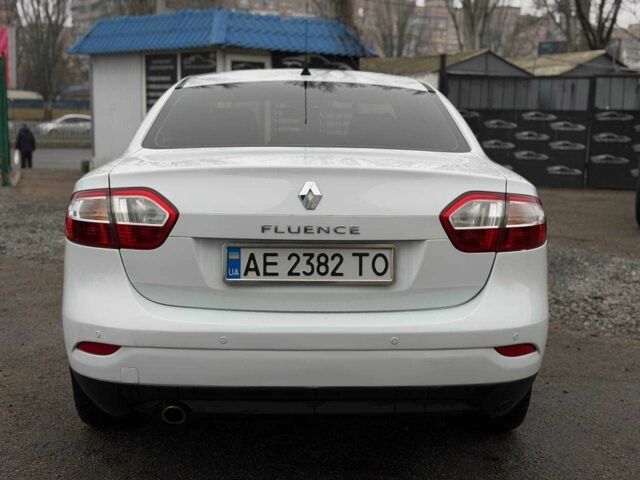 Белый Рено Флюенс, объемом двигателя 1.6 л и пробегом 220 тыс. км за 5100 $, фото 8 на Automoto.ua