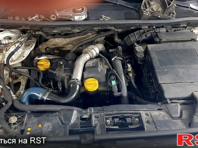 Білий Рено Флюенс, об'ємом двигуна 1.5 л та пробігом 422 тис. км за 3850 $, фото 3 на Automoto.ua