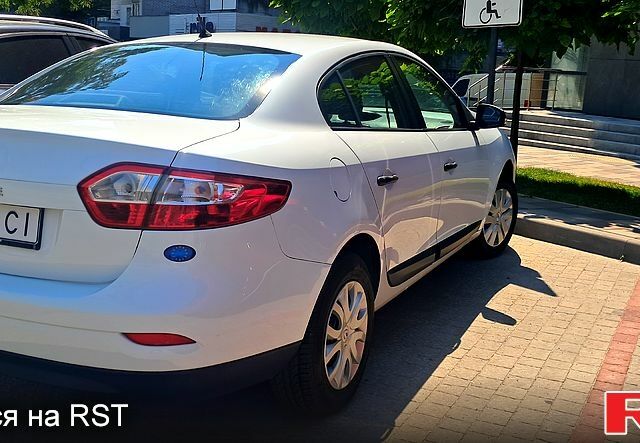 Білий Рено Флюенс, об'ємом двигуна 1.6 л та пробігом 88 тис. км за 7500 $, фото 4 на Automoto.ua