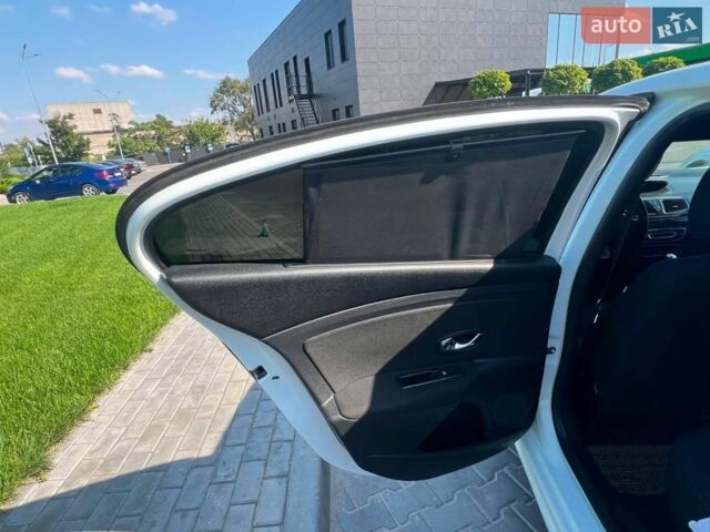 Білий Рено Флюенс, об'ємом двигуна 1.6 л та пробігом 190 тис. км за 5600 $, фото 6 на Automoto.ua