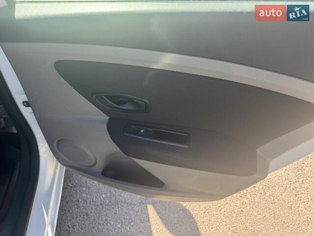 Белый Рено Флюенс, объемом двигателя 0 л и пробегом 104 тыс. км за 5000 $, фото 12 на Automoto.ua