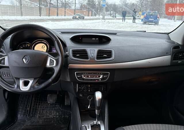 Белый Рено Флюенс, объемом двигателя 1.6 л и пробегом 260 тыс. км за 5999 $, фото 13 на Automoto.ua