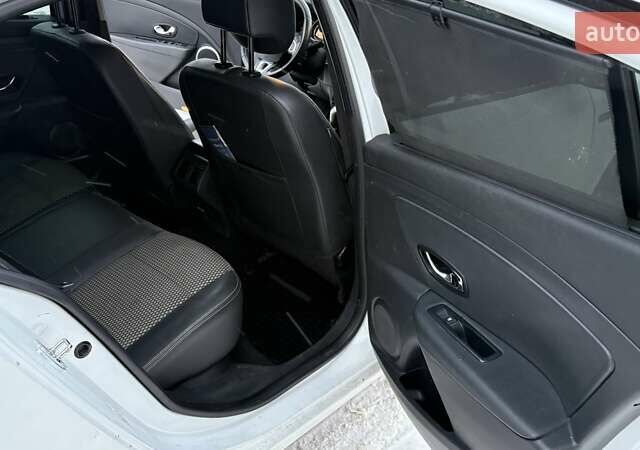 Белый Рено Флюенс, объемом двигателя 1.6 л и пробегом 260 тыс. км за 5999 $, фото 10 на Automoto.ua