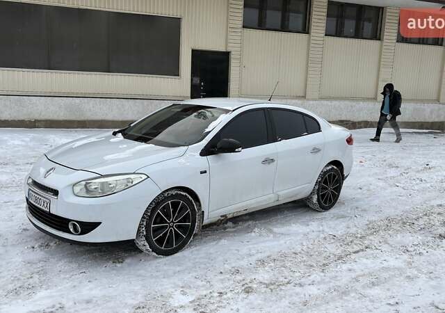 Белый Рено Флюенс, объемом двигателя 1.6 л и пробегом 260 тыс. км за 5999 $, фото 1 на Automoto.ua