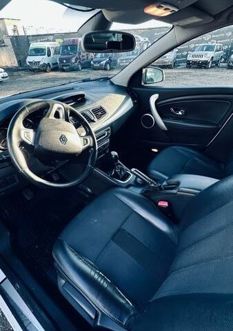 Білий Рено Флюенс, об'ємом двигуна 2 л та пробігом 189 тис. км за 7100 $, фото 9 на Automoto.ua