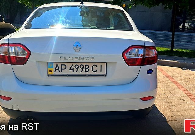 Білий Рено Флюенс, об'ємом двигуна 1.6 л та пробігом 88 тис. км за 7500 $, фото 6 на Automoto.ua