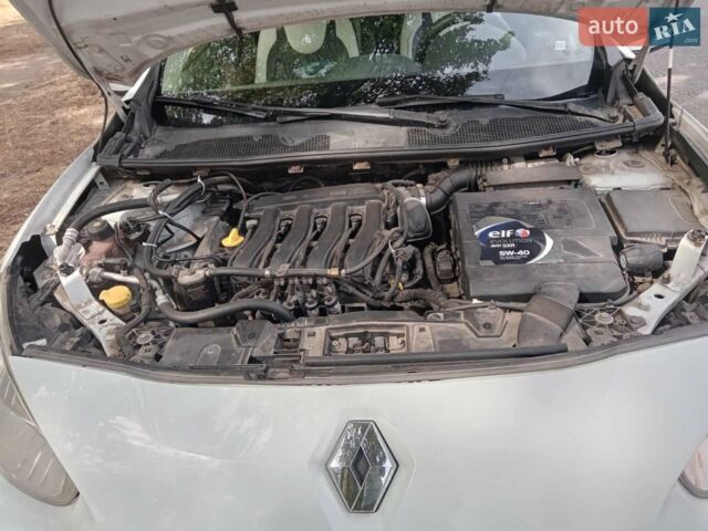 Білий Рено Флюенс, об'ємом двигуна 1.6 л та пробігом 205 тис. км за 6200 $, фото 8 на Automoto.ua