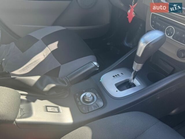 Белый Рено Флюенс, объемом двигателя 0 л и пробегом 104 тыс. км за 5000 $, фото 15 на Automoto.ua