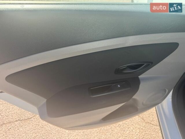 Белый Рено Флюенс, объемом двигателя 0 л и пробегом 104 тыс. км за 5000 $, фото 10 на Automoto.ua