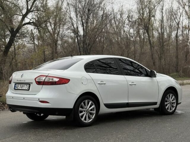 Белый Рено Флюенс, объемом двигателя 1.6 л и пробегом 170 тыс. км за 5800 $, фото 2 на Automoto.ua