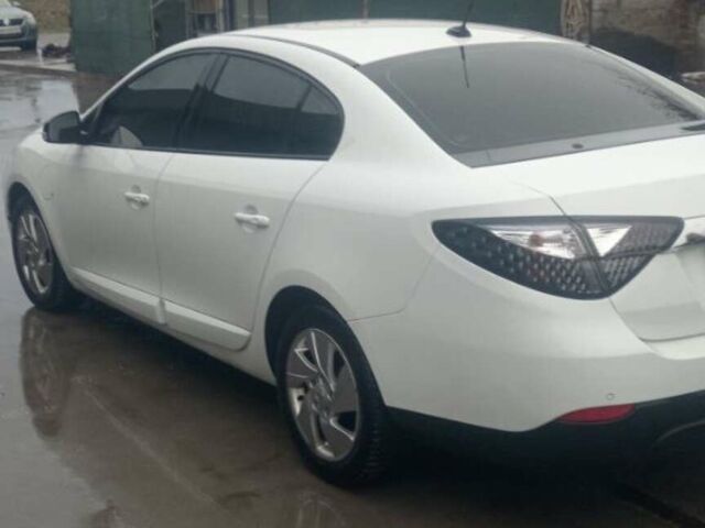 Білий Рено Флюенс, об'ємом двигуна 0 л та пробігом 67 тис. км за 6000 $, фото 4 на Automoto.ua