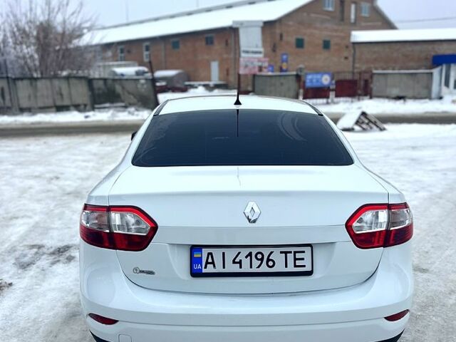 Белый Рено Флюенс, объемом двигателя 1.6 л и пробегом 29000 тыс. км за 5700 $, фото 4 на Automoto.ua