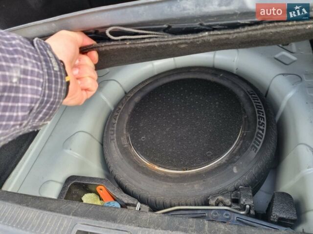 Белый Рено Флюенс, объемом двигателя 1.6 л и пробегом 161 тыс. км за 7100 $, фото 5 на Automoto.ua