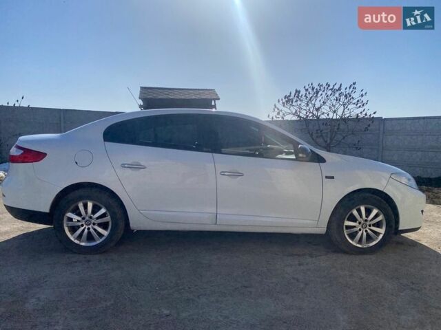 Білий Рено Флюенс, об'ємом двигуна 1.6 л та пробігом 268 тис. км за 6800 $, фото 3 на Automoto.ua