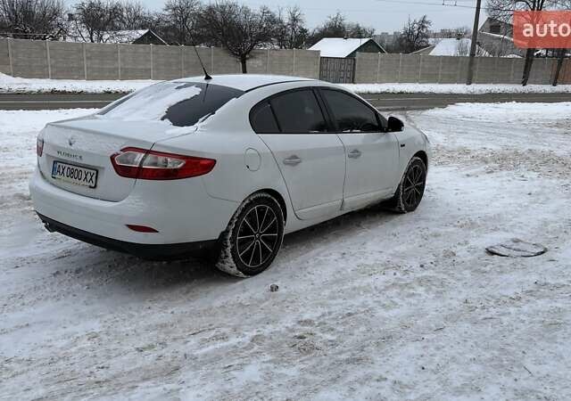 Белый Рено Флюенс, объемом двигателя 1.6 л и пробегом 260 тыс. км за 5999 $, фото 4 на Automoto.ua