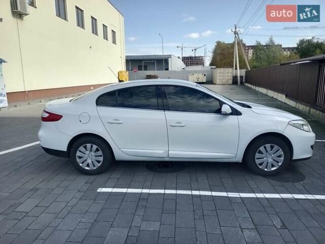 Білий Рено Флюенс, об'ємом двигуна 1.46 л та пробігом 269 тис. км за 6400 $, фото 6 на Automoto.ua