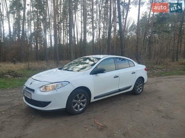 Белый Рено Флюенс, объемом двигателя 1.6 л и пробегом 218 тыс. км за 4499 $, фото 7 на Automoto.ua