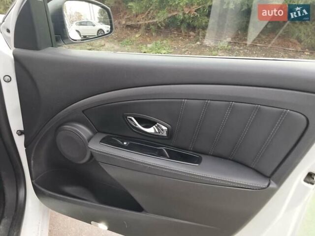 Білий Рено Флюенс, об'ємом двигуна 1.46 л та пробігом 168 тис. км за 6500 $, фото 12 на Automoto.ua