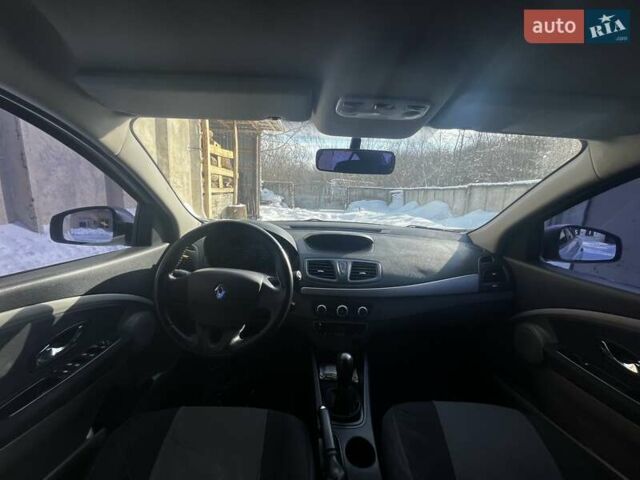 Білий Рено Флюенс, об'ємом двигуна 1.6 л та пробігом 290 тис. км за 6100 $, фото 7 на Automoto.ua