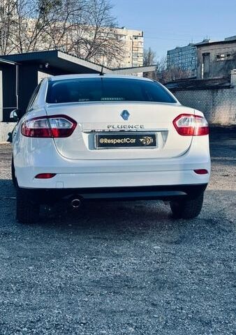 Білий Рено Флюенс, об'ємом двигуна 2 л та пробігом 189 тис. км за 7100 $, фото 2 на Automoto.ua