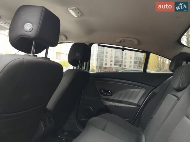 Белый Рено Флюенс, объемом двигателя 1.46 л и пробегом 178 тыс. км за 6100 $, фото 12 на Automoto.ua