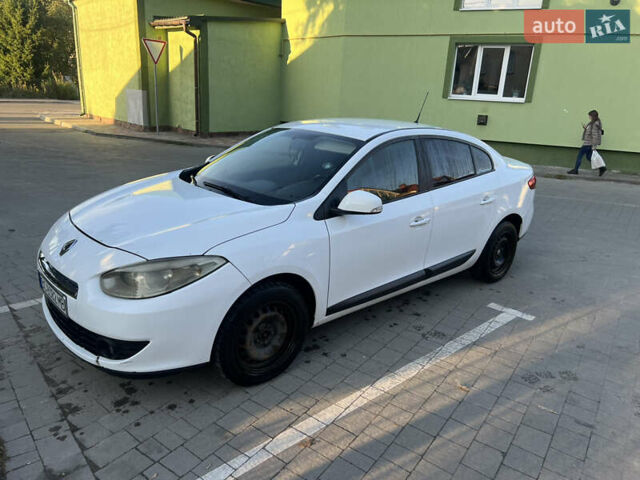 Білий Рено Флюенс, об'ємом двигуна 1.5 л та пробігом 389 тис. км за 3999 $, фото 1 на Automoto.ua