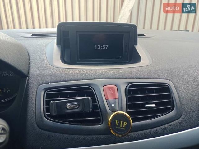 Белый Рено Флюенс, объемом двигателя 1.5 л и пробегом 270 тыс. км за 6200 $, фото 13 на Automoto.ua