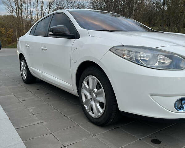 Белый Рено Флюенс, объемом двигателя 0 л и пробегом 111 тыс. км за 11500 $, фото 4 на Automoto.ua