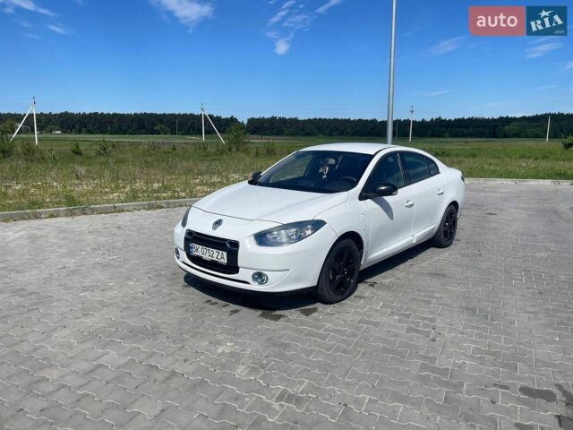 Білий Рено Флюенс, об'ємом двигуна 0 л та пробігом 136 тис. км за 3300 $, фото 13 на Automoto.ua