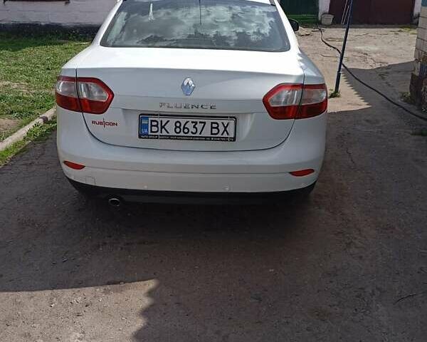 Белый Рено Флюенс, объемом двигателя 1.6 л и пробегом 299 тыс. км за 6500 $, фото 4 на Automoto.ua