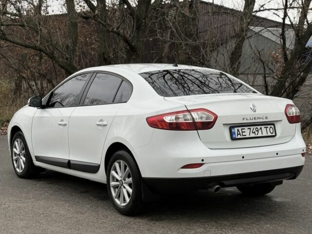 Белый Рено Флюенс, объемом двигателя 1.6 л и пробегом 170 тыс. км за 5800 $, фото 1 на Automoto.ua