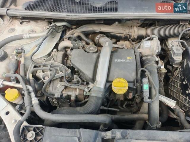 Белый Рено Флюенс, объемом двигателя 1.5 л и пробегом 270 тыс. км за 6200 $, фото 2 на Automoto.ua