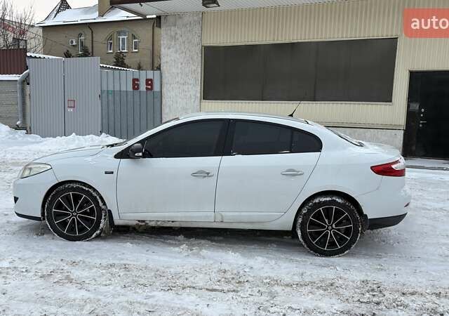 Белый Рено Флюенс, объемом двигателя 1.6 л и пробегом 260 тыс. км за 5999 $, фото 6 на Automoto.ua