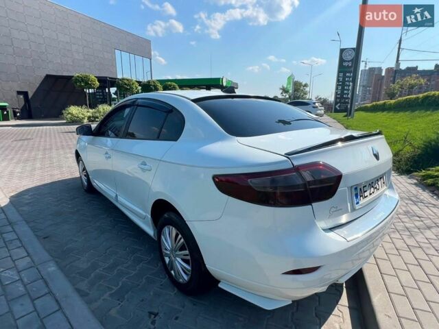 Білий Рено Флюенс, об'ємом двигуна 1.6 л та пробігом 190 тис. км за 5600 $, фото 7 на Automoto.ua