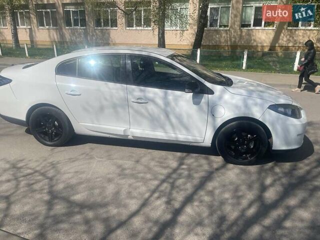 Белый Рено Флюенс, объемом двигателя 0 л и пробегом 135 тыс. км за 3900 $, фото 6 на Automoto.ua