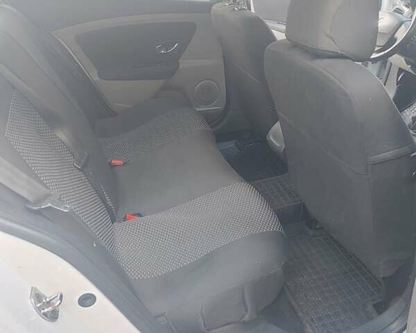 Белый Рено Флюенс, объемом двигателя 1.6 л и пробегом 218 тыс. км за 4499 $, фото 13 на Automoto.ua