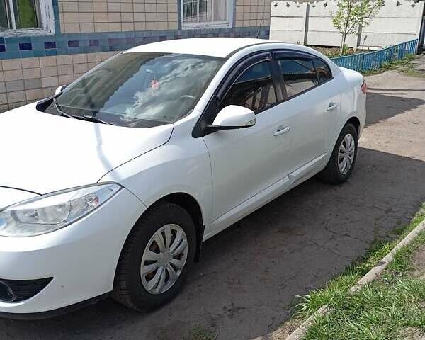 Белый Рено Флюенс, объемом двигателя 1.6 л и пробегом 299 тыс. км за 6500 $, фото 1 на Automoto.ua