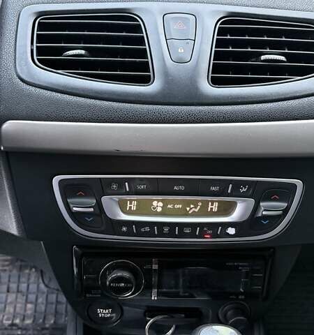 Белый Рено Флюенс, объемом двигателя 1.6 л и пробегом 260 тыс. км за 5999 $, фото 16 на Automoto.ua