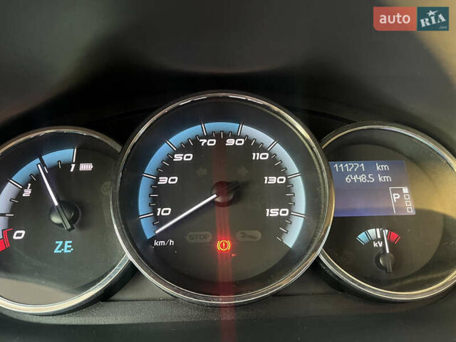 Белый Рено Флюенс, объемом двигателя 0 л и пробегом 111 тыс. км за 11500 $, фото 9 на Automoto.ua