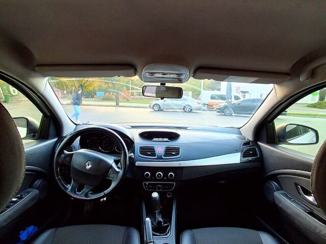 Білий Рено Флюенс, об'ємом двигуна 1.5 л та пробігом 390 тис. км за 4999 $, фото 8 на Automoto.ua