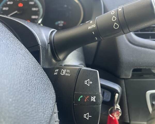 Белый Рено Флюенс, объемом двигателя 0 л и пробегом 135 тыс. км за 3900 $, фото 18 на Automoto.ua