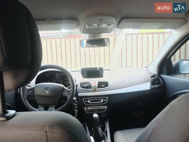 Білий Рено Флюенс, об'ємом двигуна 1.46 л та пробігом 269 тис. км за 6400 $, фото 17 на Automoto.ua