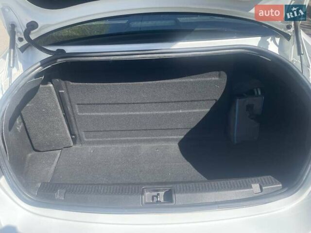 Белый Рено Флюенс, объемом двигателя 0 л и пробегом 135 тыс. км за 3900 $, фото 13 на Automoto.ua