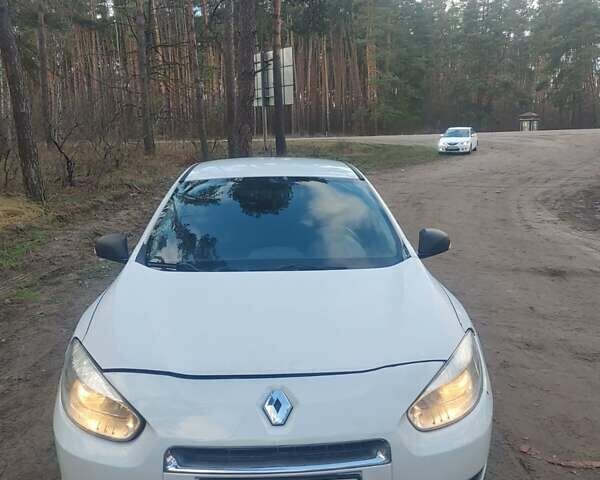Белый Рено Флюенс, объемом двигателя 1.6 л и пробегом 218 тыс. км за 4499 $, фото 9 на Automoto.ua
