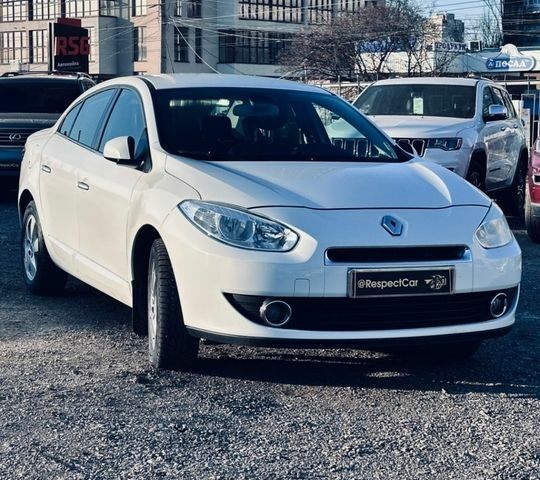 Білий Рено Флюенс, об'ємом двигуна 2 л та пробігом 189 тис. км за 6700 $, фото 3 на Automoto.ua
