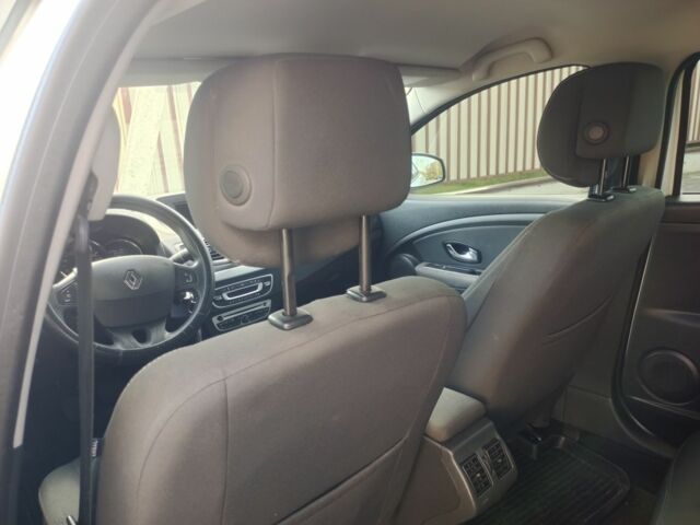 Белый Рено Флюенс, объемом двигателя 1.5 л и пробегом 270 тыс. км за 5937 $, фото 6 на Automoto.ua